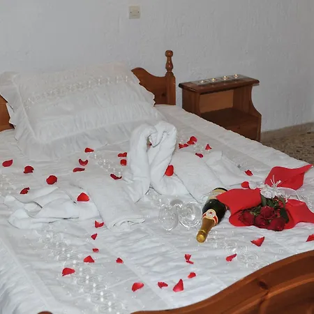 Santa Irini Hotel